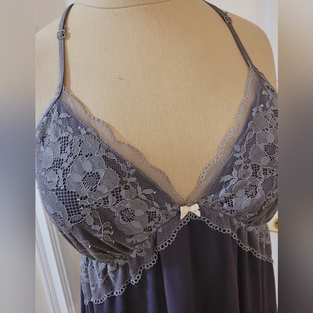 VICTORIA'S SECRET lace chemise. Size: L - Picture 2 of 5